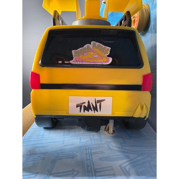 Teenage Mutant Ninja Turtles RC Pizza Blaster Car with Pizza Launcher Controller - Picture 6 of 12